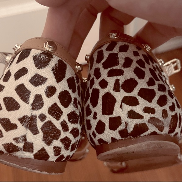 Giraffe print t-strap sandals - Picture 5 of 5